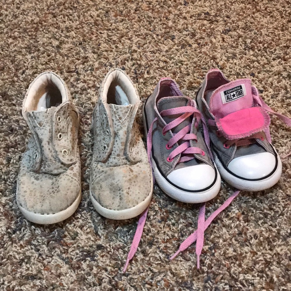 Tom boots and gray converse!
